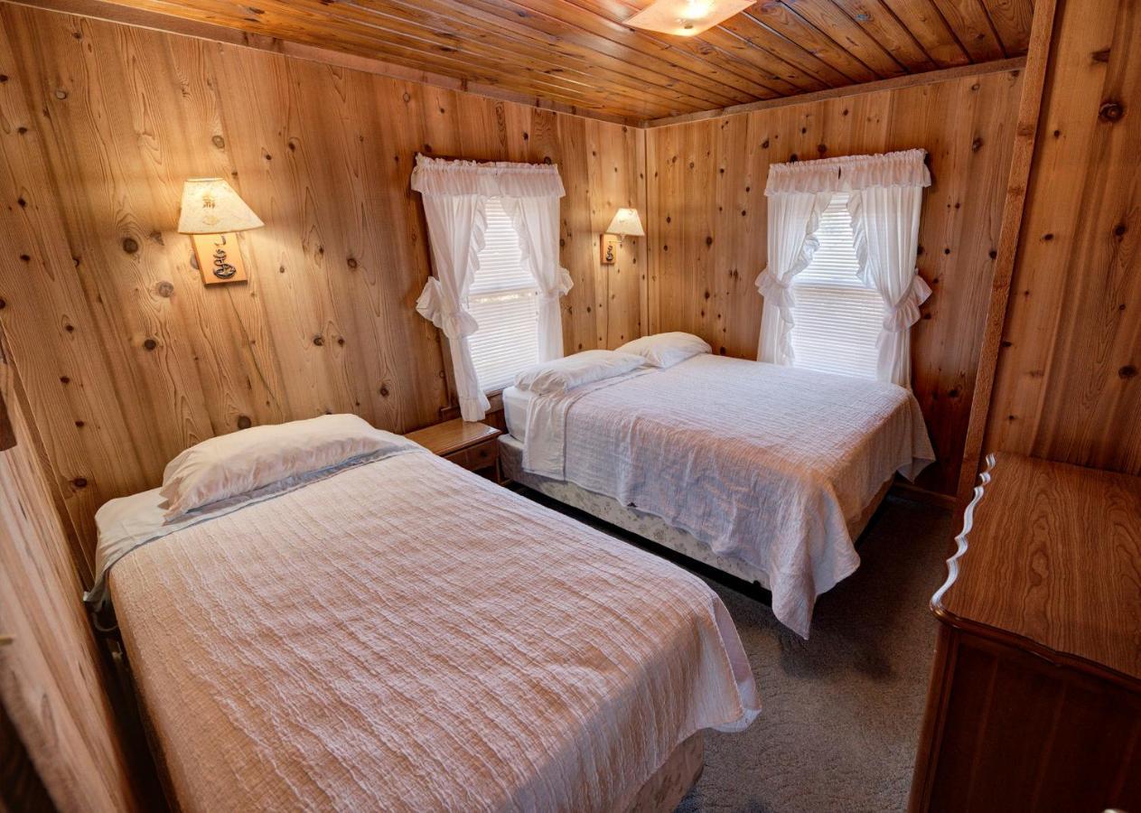 Outer Banks Motel - Village Accommodations Бакстон Екстер'єр фото